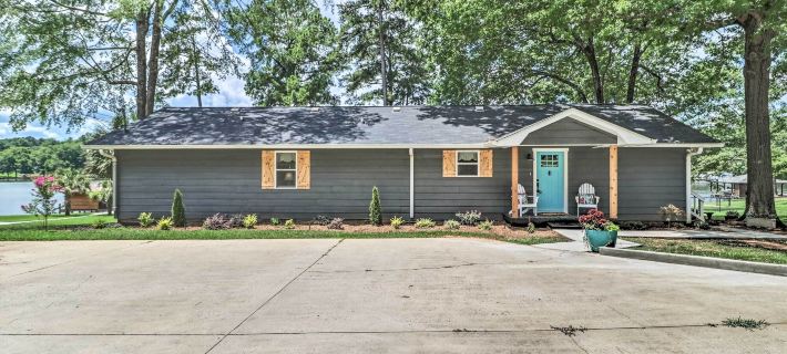 Waterfront Lake Sinclair Home w/ Boat Dock! Hotels in Baldwin County