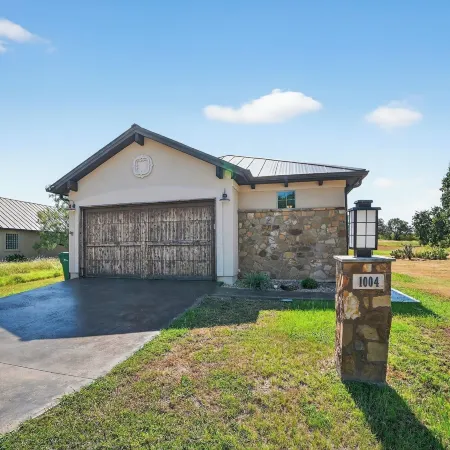 Hill Country Retreat & Casita
