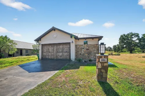 Hill Country Retreat & Casita