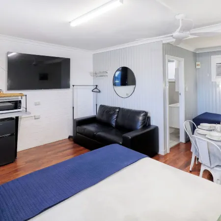 Almare Tourist Motel