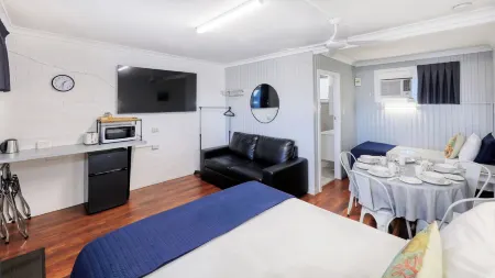 Almare Tourist Motel Отели рядом с Аэропорт Байрон Гейтуэй