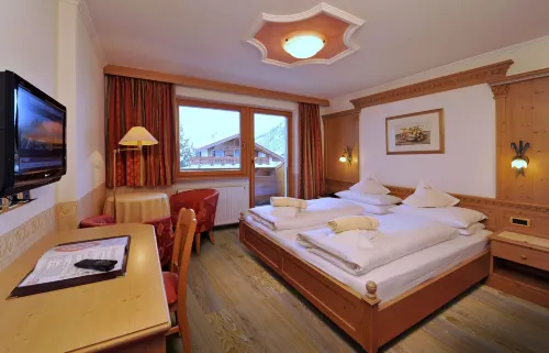 Hotel Garni Concordia - Dolomites Home - 3-Star