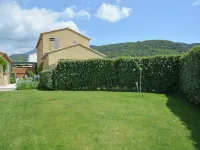 Villa in Malaucène near Mount Ventoux Hotéis em Malaucene