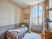 Luxury duplex in the heart of Deauville with a large garden