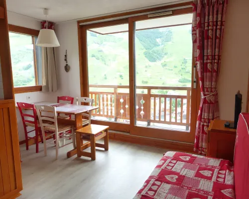 Alpine Escape with Terrace Hotels in Vénosc