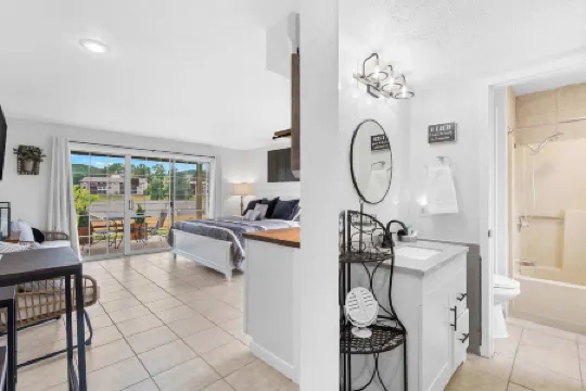 The Chic Retreat - Studio for 2