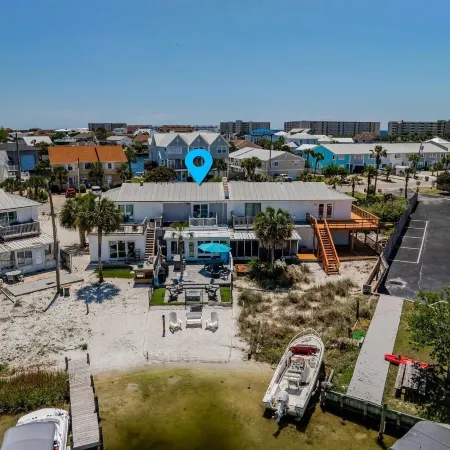 Red Hot Retreat - Updated Holiday Isle Townhome on the Destin Harbor
