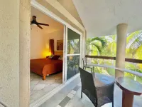 Beautiful  2 Bdrs. Casa Angelica, Pool & Beach Wi-Fi, Sleeps 6