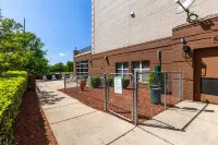 亨特斯維爾諾曼湖麗怡飯店 Central Park in Skybrook (Skybrook Resident only)附近的飯店