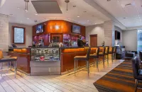 Holiday Inn UNIVERSITY PLAZA-BOWLING GREEN by IHG - bar