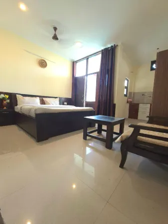 Nainihills Homestay- Mountain View Отели рядом с достопримечательностью «Shree Kainchi Hanuman Mandir»