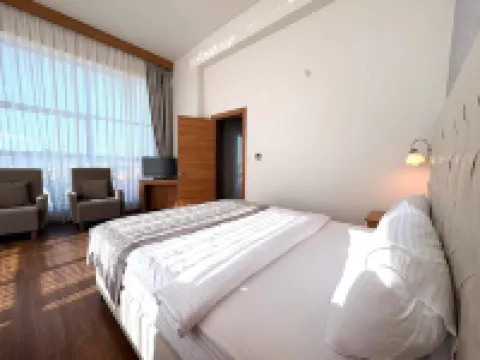 Parion Hotel