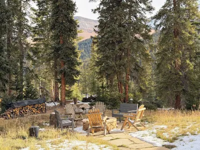 Mountain Retreat with Amazing Hot Tub and Outdoor Patio Area! Hotels near Quandary Peak Trailhead