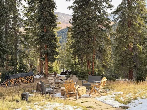 Mountain Retreat with Amazing Hot Tub and Outdoor Patio Area!