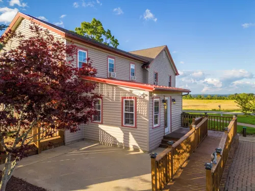 Spacious Family Retreat! 9 Bedrooms - Indoor  Pool, Hot Tub, Sauna!