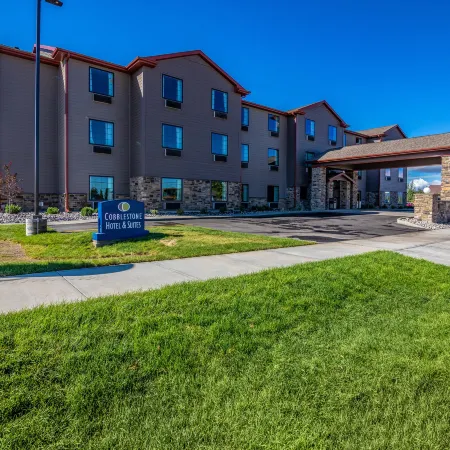 Cobblestone Hotel & Suites - Victor