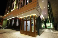 Capital Tirana Hotel Bruçi