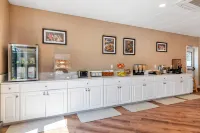 Casco Bay Hotel Portland Airport - Maine Mall, Ascend Hotel Collection - sarapan