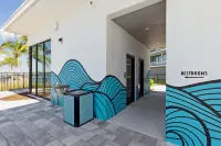 475 Strand Dr - spa