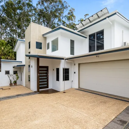 Spacious 3-Bed Home with Patio Near Beach