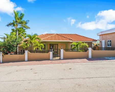 Rooi Koochi 29B Hotels in Savaneta