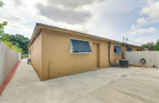 距唐人街2英里：寵物友好的休斯頓家園