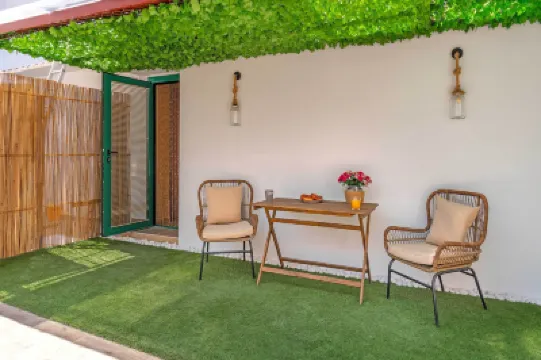 Cool Style Private Apartments Hotels in Dafni