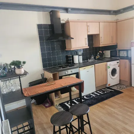 Tettenhall Road Retreat - Modern Apartment