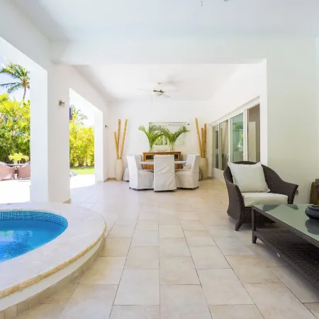 Villa Buganvilla 252 - 4BR Pool Jacuzzi Golf