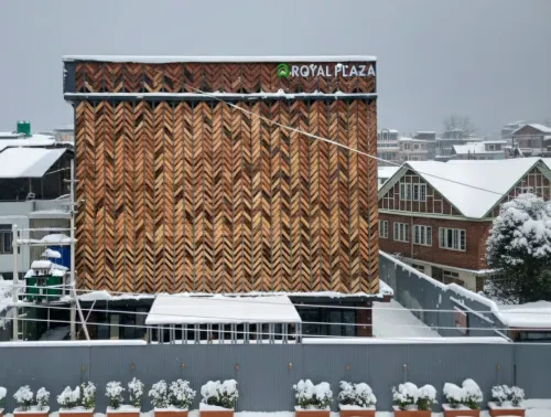 Hotel Royal Plaza Hotels in Srinagar