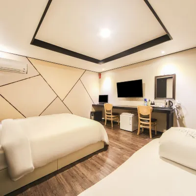 Elysee Hotel Các khách sạn gần Phòng tranh Gallery 604