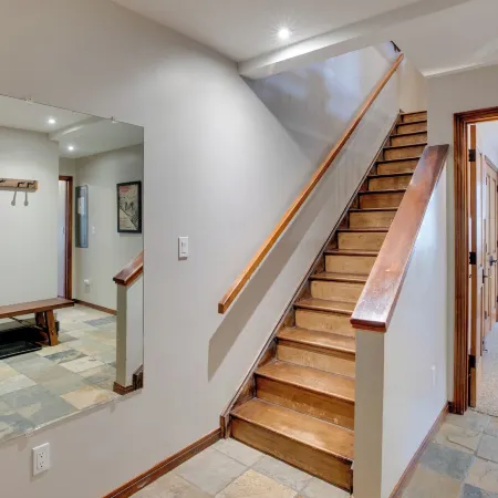 Bright Downtown Telluride Condo - Steps to Lift!