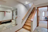 Bright Downtown Telluride Condo - Steps to Lift! - parkir