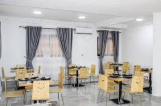 กวิมส์ สแควร์ โรงแรม