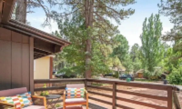 Flagstaff Forest Retreat • Hot Tub • Fire Pit • Fully Fenced Yard • Pet Friendly