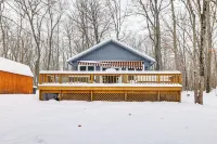 Wooded Country Home w/ Spacious Deck in Farwell! - 3 estrellas