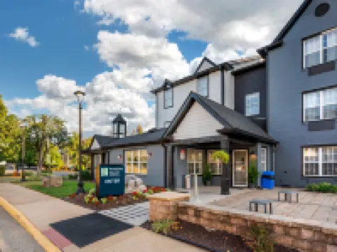 Dulles Suites Hotels in Potomac