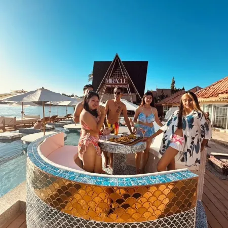 Miracle BeachClub Lux Sunbed&free credit
