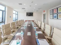 智選假日飯店 長島市 東紐約 IHG旗下 法庭廣場車站（Court Square）附近的飯店