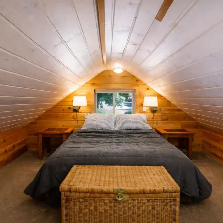 Journey's End on Fish Lake 2 Bedroom Home by NW Comfy Cabins by RedAwning