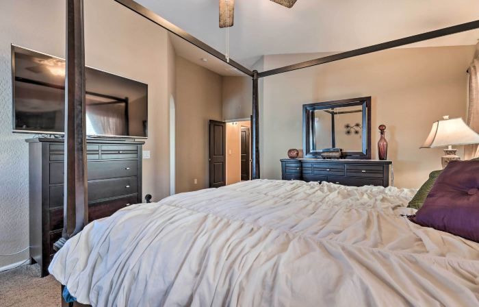 Maricopa Home w/ Swim-up Bar, Heated Pool & Slide