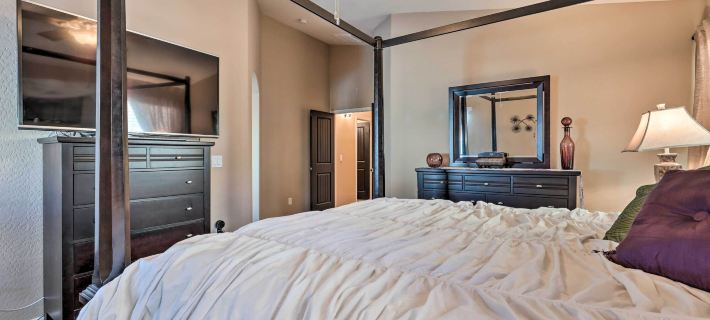 Maricopa Home w/ Swim-up Bar, Heated Pool & Slide Hotels in Maricopa