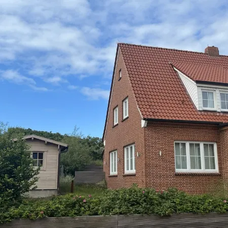 Haus Amrum - Located East Village on the Dunes: FeWo Look, Book, Experience* Отели в г. Юист