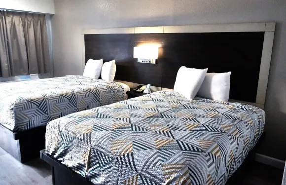 明尼蘇達州伯恩斯維爾 6 號汽車旅館