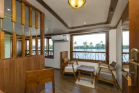 Riverine Kadavil Houseboat = 河畔卡達維爾船屋