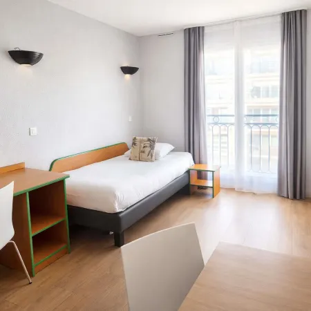 Aparthotel Adagio Access Paris Maisons-Alfort Отели рядом с достопримечательностью «Валь-де-Сен»