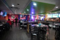 Holiday Inn HAZLET by IHG - bar