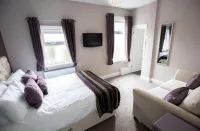 Cherish Lewis Hotel Blackpool- 2 Min to Beach- Smart Lock- Fast WiFi