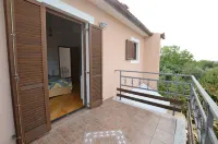 Apartments Josip - Homestays