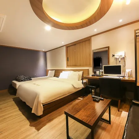 Win Hotel Отели рядом с достопримечательностью «Олимпийский музей»